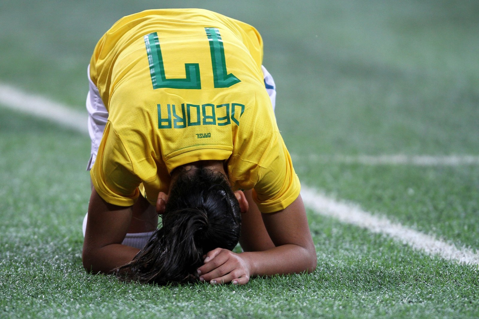 Na quebrada, mulheres pedem visibilidade no esporte em futebol de